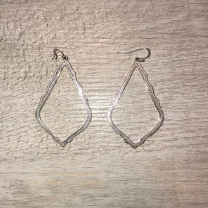 Kendra Scott | Sophee Drop Earrings (Silver)